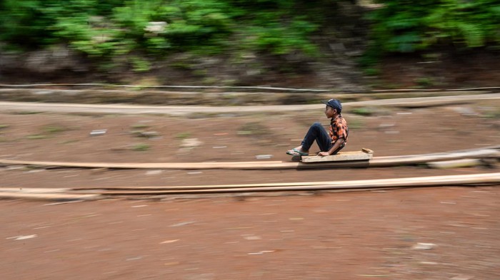 serunya-bermain-lori-di-kampung-ciherang-garut-1744528576027_169