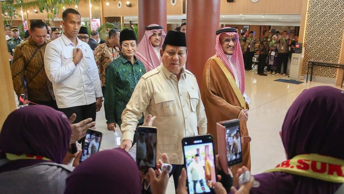 1746359454041-presiden-meresmikan-terminal-khusus-haji-dan-umrah-1746358657025_169
