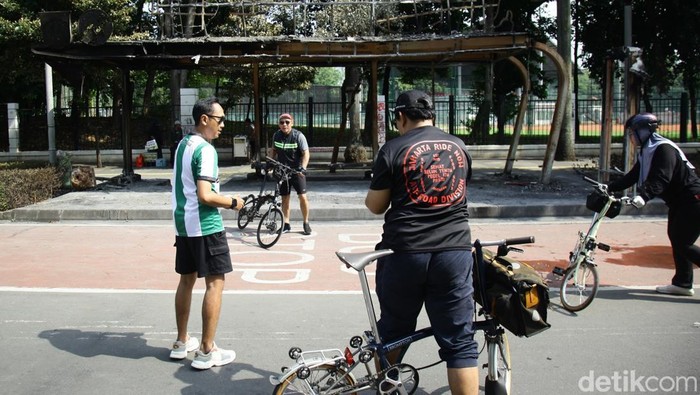 1756618339068-suasana-cfd-jakarta-di-tengah-sisa-kerusuhan-1756612242510_169