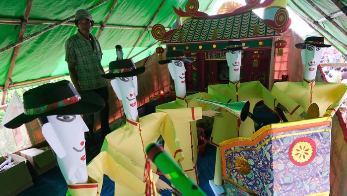 1757179618057-ritual-bakar-wangkang-di-kalbar-1757170652845_169