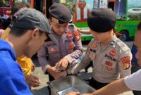 1759037648331-direktorat-samapta-polda-metro-jaya-membagikan-sarapan-gratis-di-cfd-bundaran-hi-dokistimewa-1759029185043_169