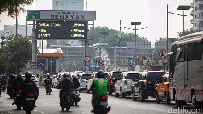 1759232576530-gt-senayan-dibuka-parsial-imbas-perbaikan-antrean-mengular-1759226285898_169