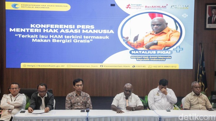 1759319251743-momen-menteri-ham-pigai-klaim-mbg-9999-berhasil-1759313140098_169