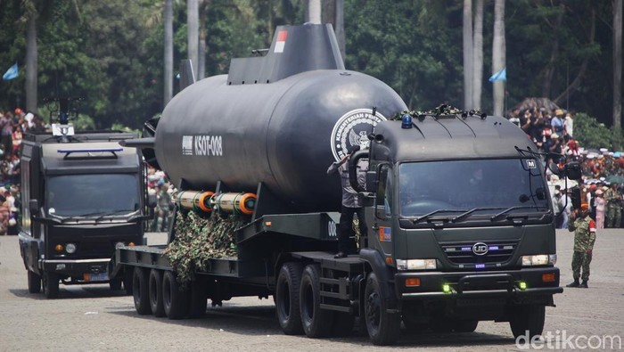 1759664033172-hut-ke-80-tni-ribuan-prajurit-unjuk-ketangkasan-dan-parade-alutsista-di-hadapan-presiden-prabowo-1759650239327_169