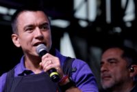 1759879104285-potret-daniel-noboa-tukang-pisang-jadi-presiden-termuda-ekuador-4_169