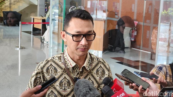 1761306075192-juru-bicara-kpk-budi-prasetyo-adrial-adetikcom-1758110222845_169