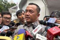 1761327224411-menteri-sekretaris-negara-mensesneg-prasetyo-hadi-evadetikcom-1760716820406_169