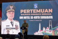 1761348017927-walkot-eri-cahyadi-mengumpulkan-gm-hotel-se-surabaya-untuk-membahas-antisipasi-pesta-gay-1761312849825_169