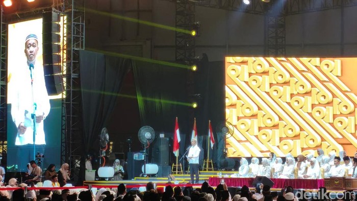 1761413428013-bahlil-dalam-acara-hut-golkar-dan-peringatan-maulid-nabi-1761405333311_169