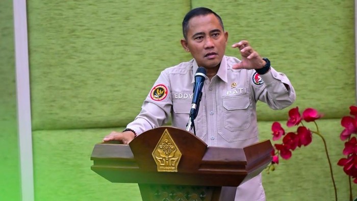 1761413477767-kepala-badan-nasional-penanggulangan-terorisme-bnpt-eddy-hartono-1761402947798_169