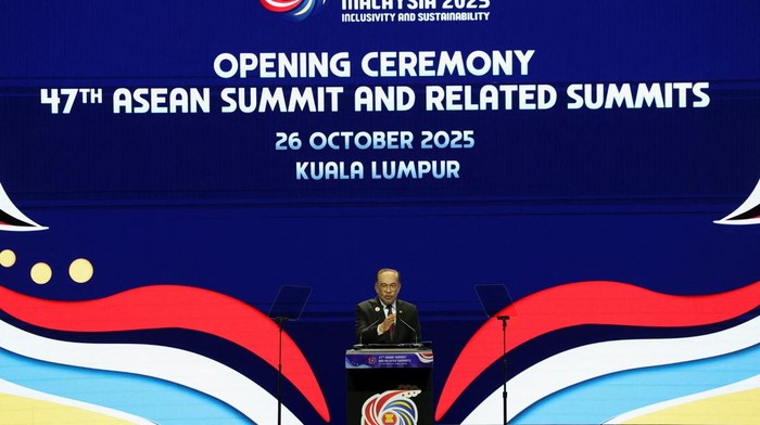 1761456758814-momen-pembukaan-ktt-asean-2025-serukan-semangat-persatuan-dan-perdamaian-1761450609671_169