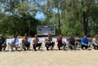 1761478354862-polda-riau-dan-ekspedisi-rembuk-pemuda-riau-tanam-1000-mangrove-di-pulau-rupat-1761476006394_169