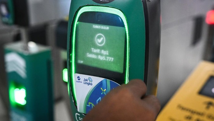 1761500073647-tarif-tj-dan-mrt-gratis-selama-seminggu-pascakerusuhan-1756648020987_169