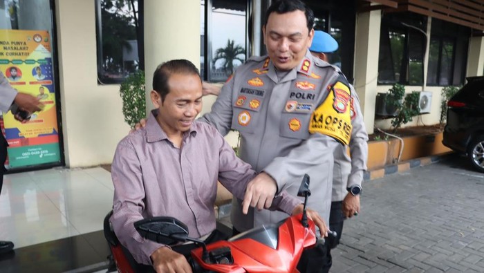 1761586344007-warga-semringah-mobil-motornya-yang-hilang-berhasil-ditemukan-polisi-1761582837158_169