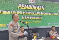 1761586387277-polda-riau-menggelar-pelatihan-pamapta-untuk-meningkatkan-pelayanan-1761580880300_169