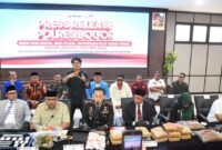 1761630190207-polres-bogor-rilis-tersangka-kasus-narkoba-1761625363358_169