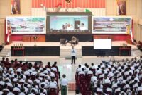 1761651611611-menteri-transmigrasi-m-iftitah-sulaiman-suryanagara-saat-menghadiri-kuliah-umum-di-universitas-pertahanan-sentul-bogor-jawa-ba-1761646450114