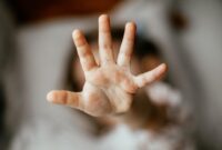 1761693570650-ilustrasi-pelecehan-dan-penelantaran-anak-1_169