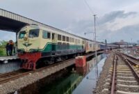 1761693650078-lokomotif-diesel-hidrolik-bb-304-dioperasikan-imbas-banjir-di-jalur-ka-semarang-tawang-alastua-selasa-28102025-1761654857766_169