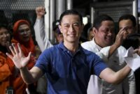 1761759408971-senyum-semringah-tom-lembong-setelah-resmi-bebas-1754066026794_169