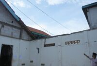 1761802669237-atap-asrama-ponpes-situbondo-ambruk-satu-santriwati-tewas-1761796170402_169