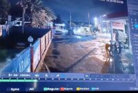 1761802723115-rekaman-cctv-penyerangan-petugas-spbu-di-sampang-1761752410719_169