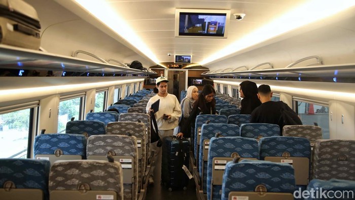 1761824384623-penampakan-kartu-berlangganan-baru-kereta-cepat-whoosh-2_169