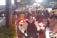1761845808955-macet-di-jakarta-malam-ini-kamis-30102025-1761841484487_169