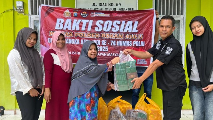 1761845949152-polres-rohul-berbagi-dengan-anak-panti-asuhan-sambut-hut-humas-polri-ke-74-1761836772653_169