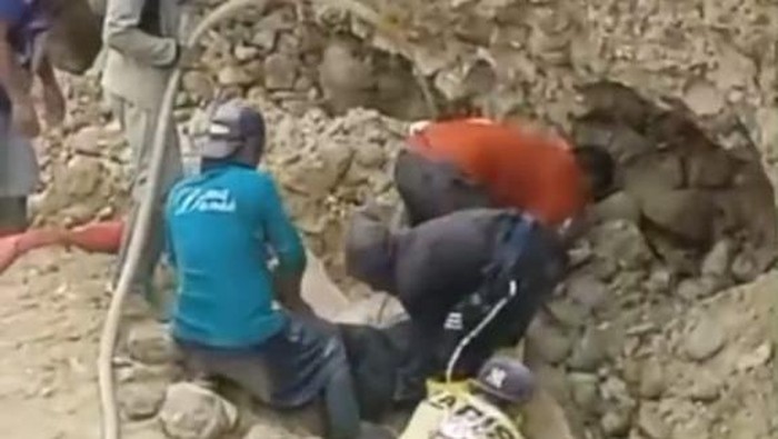 1761866459418-tambang-emas-ilegal-di-pohuwato-longsor-hingga-menimbun-2-pekerja-1761828781966_169