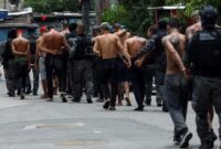 1761866465130-para-anggota-geng-narkoba-ditangkap-polisi-brasil-dalam-penggerebekan-di-rio-de-janeiro-1761812550103_169