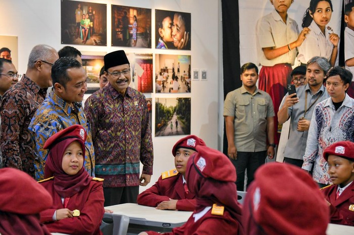 1761889469485-beragam-foto-kegiatan-sekolah-rakyat-mejeng-di-pameran-haluan-merah-putih-1761884055280