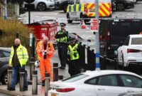 1762104633775-horor-di-kereta-inggris-9-penumpang-jadi-korban-penusukan-massal-1762071884331_169