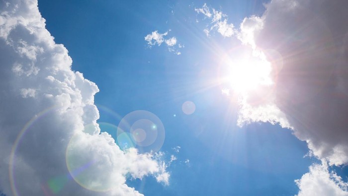 1762148322384-ilustrasi-matahari-panas-terik_169