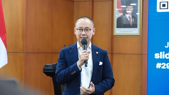 1762191364292-wakil-ketua-mpr-eddy-soeparno-1762182151059_169