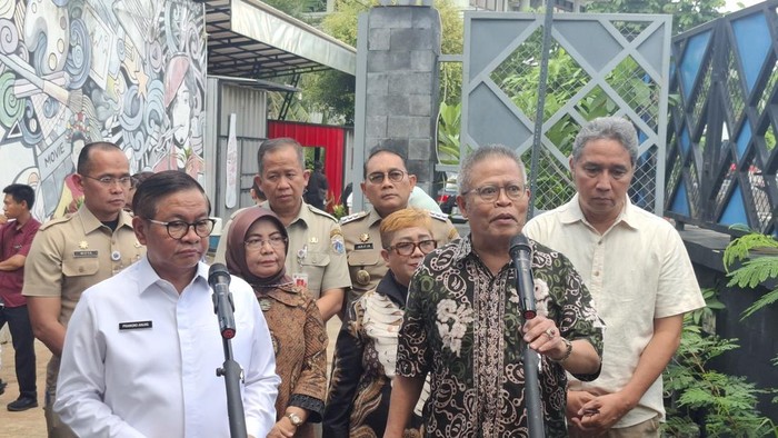 1762256279891-gubernur-dki-jakarta-pramono-anung-saat-berkunjung-ke-ikj-1762254221444_169