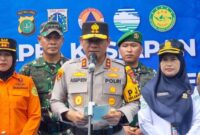 1762320938112-kapolda-metro-jaya-irjen-asep-edi-suheri-memimpin-apel-siaga-tanggap-bencana-1762317581067_169