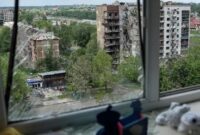 1762342723589-kondisi-gedung-apartemen-di-pokrovsk-ukraina-yang-dihantam-serangan-militer-rusia-pada-mei-lalu-1762338478588_169