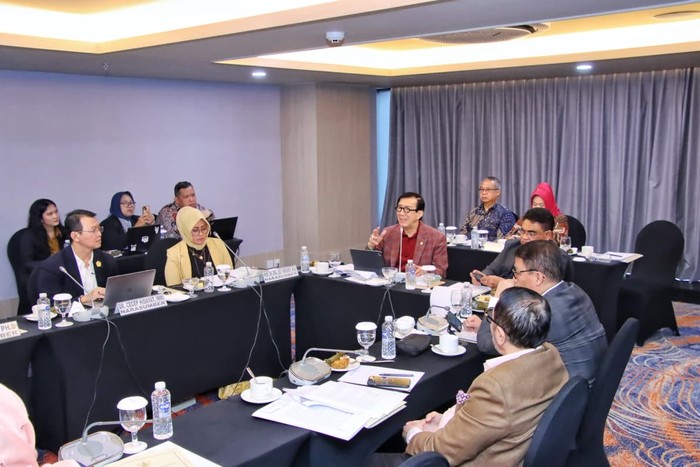 1762429320149-ketua-badan-pengkajian-mpr-ri-yasonna-laoly-1762423762595