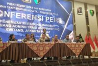 1762494135243-konferensi-pers-di-rs-polri-taufiqdetikcom-1762491427102_169