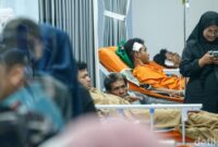 1762515466640-suasana-haru-di-igd-rs-islam-cempaka-putih-korban-ledakan-sma-72-jalani-perawatan-1762511582151_169