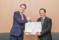 1762557539516-menteri-lh-hanif-faisol-nurofiq-meneken-mou-terkait-perubahan-iklim-dengan-inggris-di-belem-brasil-1762551310393_169