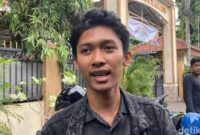 1762579888180-nur-karim-kakak-korban-ledakan-sman-72-zainal-arifin-1762575888289_169