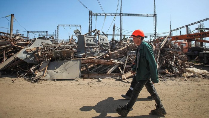 1762622909741-penampakan-sistem-energi-kharkiv-hancur-dirudal-rusia-3_169