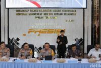 1762688253563-polisi-jerat-8-tersangka-soal-tuduhan-ijazah-palsu-jokowi-1762492467628_169