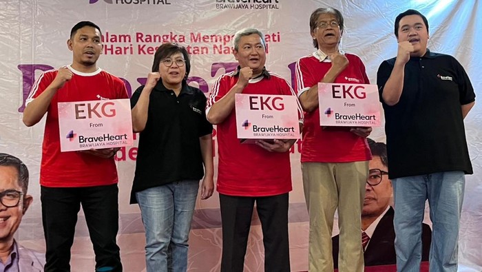 1762688308266-braveheart-brawijaya-hospital-donasikan-3-ekg-ke-mitra-1762683939939_169