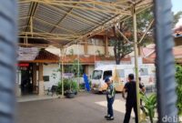 1762753097965-insiden-ledakan-di-sman-72-jakarta-menyebabkan-96-orang-terluka-seorang-murid-harus-menjalani-operasi-ketiga-kalinya-akibat-te-1762749892405_169