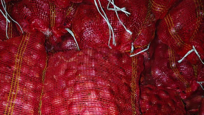 1762968973094-bawang-bombai-india-1762963194661_169