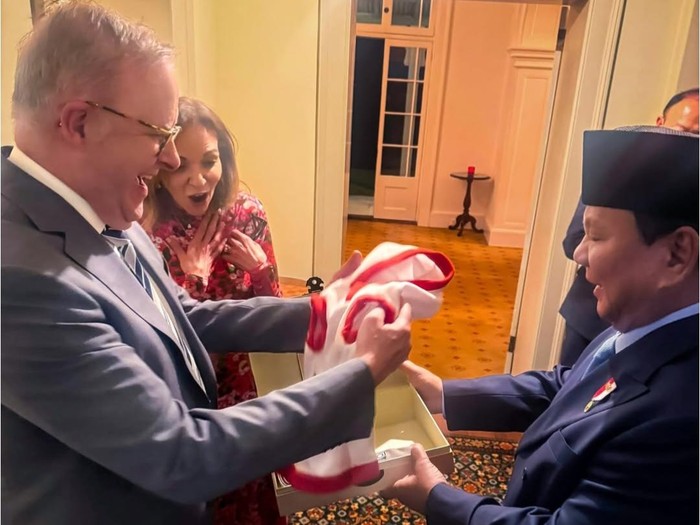 1762969137567-prabowo-beri-hadiah-ke-toto-anjing-pm-australia-dokig-sekretariat-kabinet-1762958539869_43