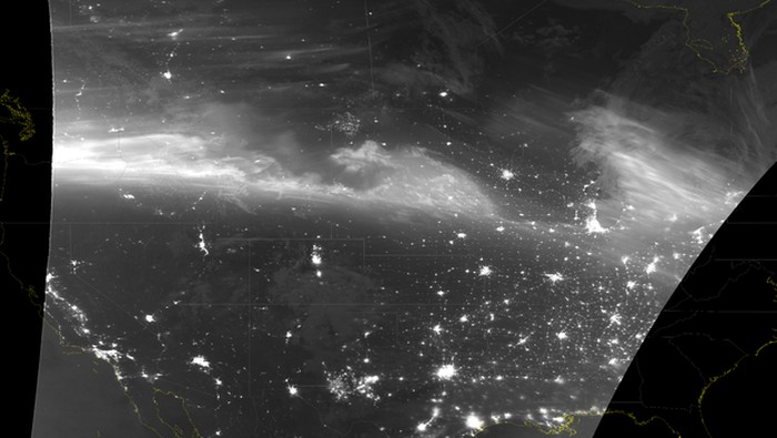 1763012373284-badai-geomagnetik-g5-atau-badai-matahari-skala-terkuat-mencapai-bumi-pada-sabtu-1152024-1_169